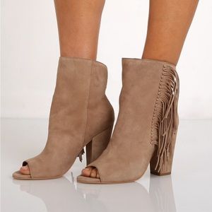 Dolce Vita Mazarine Fringe Booties Peep Toe in Beige Suede, Size 9
